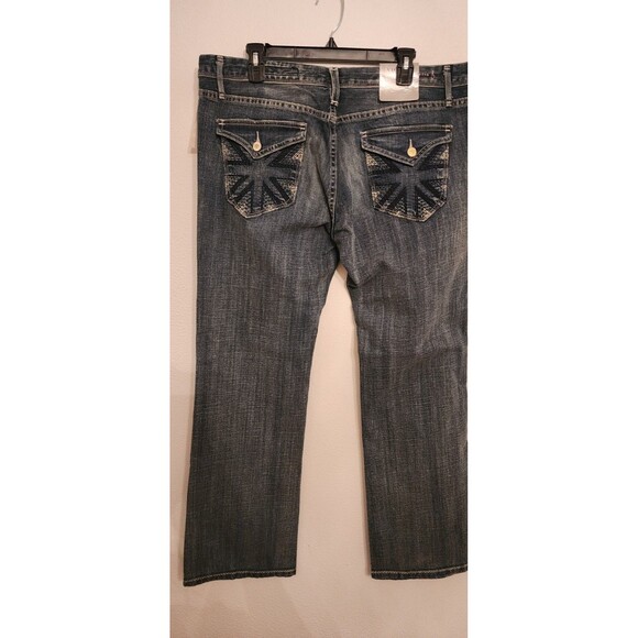 Vigoss Women's Blue Straight Leg Jeans, Size 17 Mid-Rise, Dark Wash Denim Pants - Picture 2 of 3